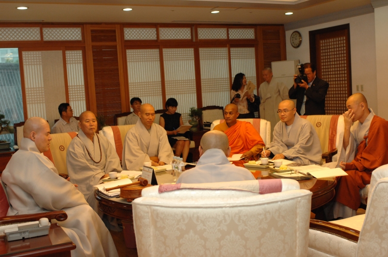 2010.08.25_한스 문화사회복지재단 정기이사회 회의 (4)